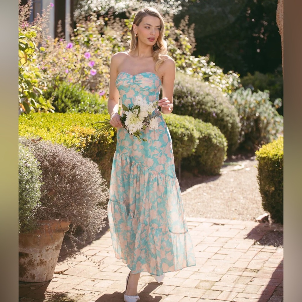 Hutch ‘Phoebe’ Strapless Tiered Maxi Dress in Floral Print - Picture 3 of 8
